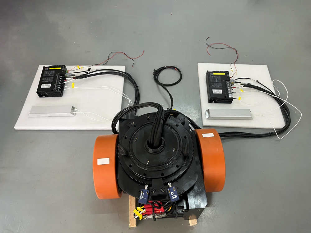 300mm Differential Drive Wheel Assembly for Heavy-Duty Systems with 5000kg Load Capacity - Image 3